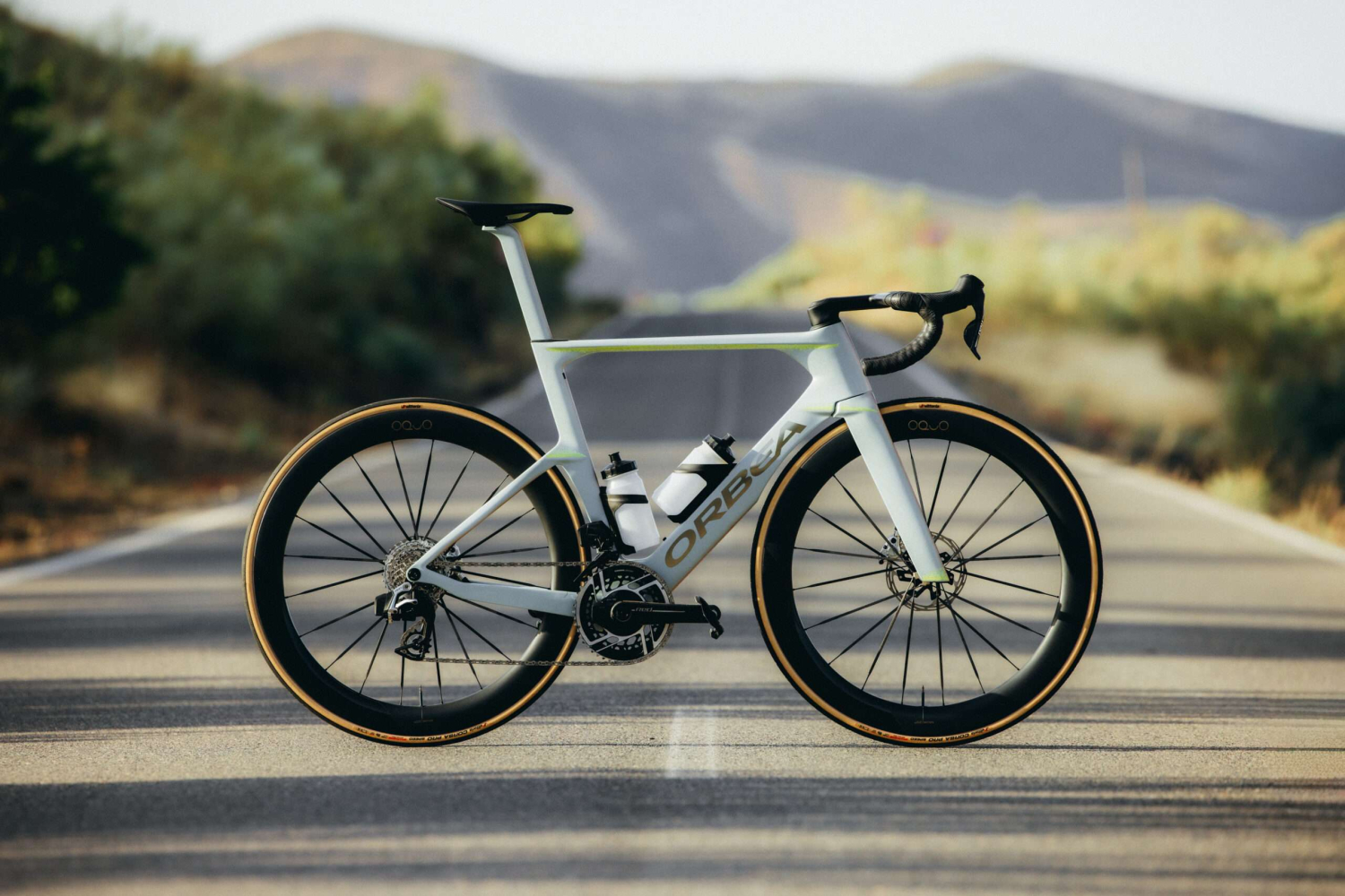 Orbea Orca Aero (2027) – kompleksowe podejście do aero, oszczędza do 21 W!