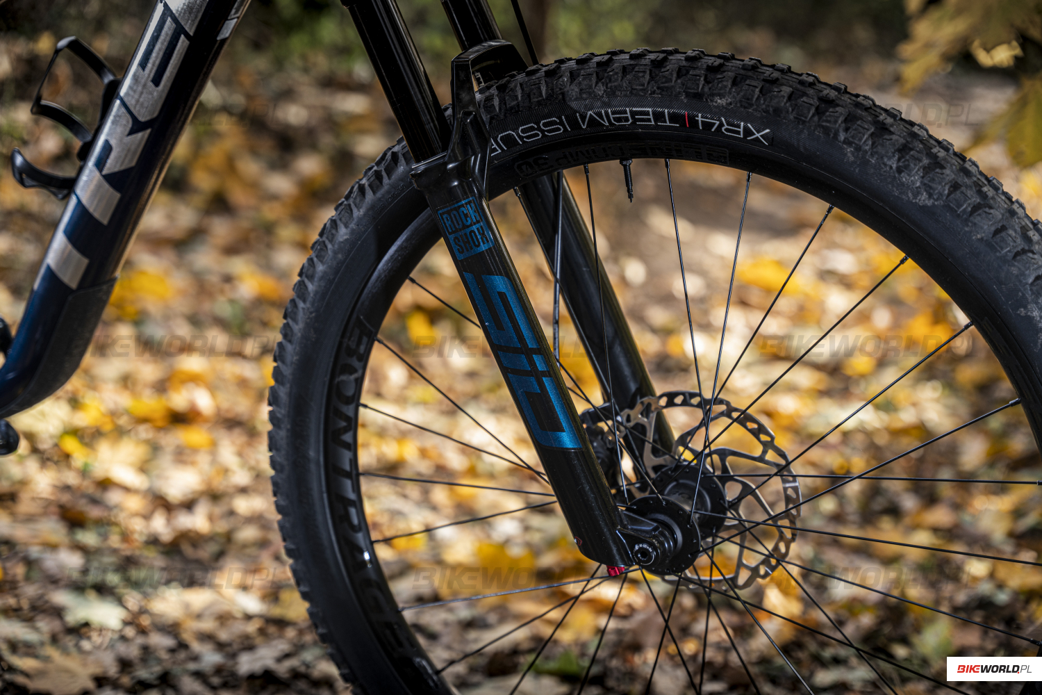 Regulacja amortyzatora w rowerze - jak ustawić twardość i tłumienie powrotu?