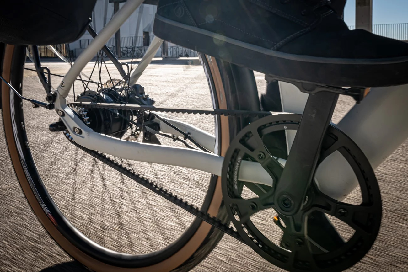 Tylne silniki e-bike Ananda - lżejsze alternatywy, które spotkasz w niedrogich e-rowerach