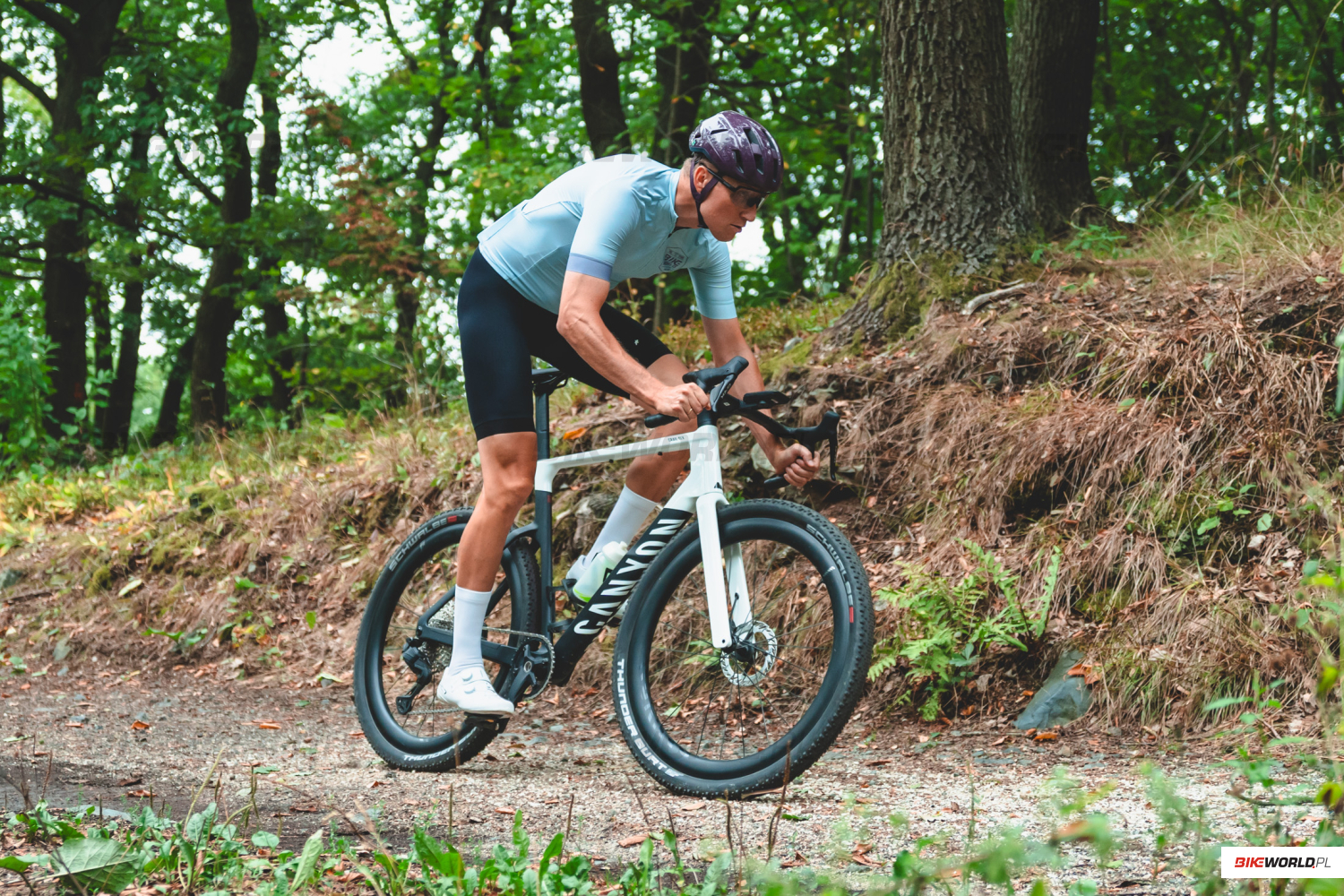 Test: Canyon Grail CF SLX 7 Di2 – czy wyścigowy gravel może być jednocześnie szybki i wszechstronny?
