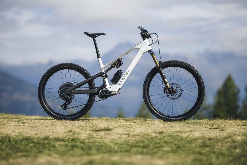 Zdjęcie do artykułu: Nowy Canyon Spectral:ON CF 9 – lekki e-MTB z silnikiem Avinox M2S!