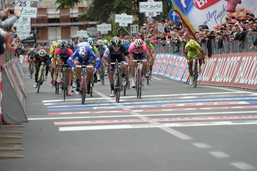 Giro di Italia,Nacer Bouhanni,Giacomo Nizzolo,Luka Mezgec,FDJ.fr,Trek Factory Racing,Giant-Shimano