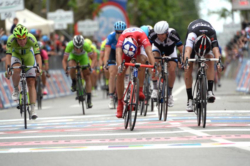 Giro di Italia,Nacer Bouhanni,Giacomo Nizzolo,FDJ.fr,Trek Factory Racing