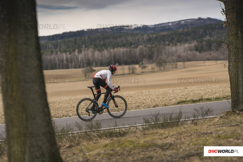 Zdjęcie do artykułu: Test: Aerodynamiczna szosa Merida Reacto 4000