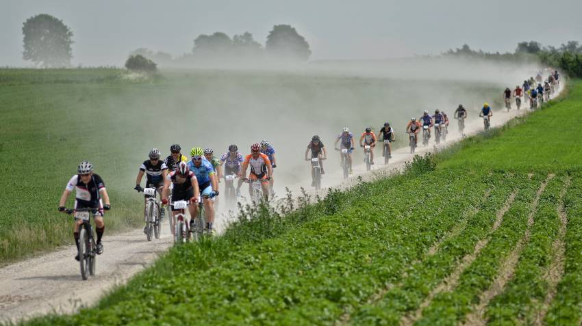 Zdjęcie do artykułu: Mazovia MTB Marathon w upalnym Rogowie