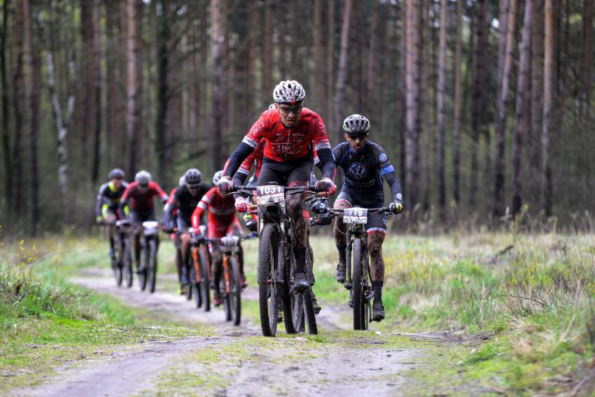 Zdjęcie do artykułu: Bike Maraton ruszył w błotnistej Miękini!