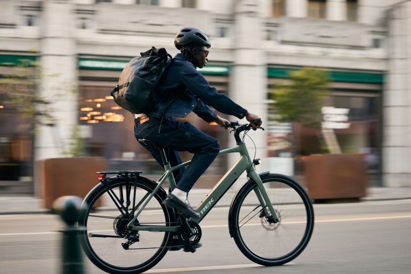 Zdjęcie do artykułu: Lekki e-bike do miasta w dobrej cenie: premiera TREK Inbound+ (2027)