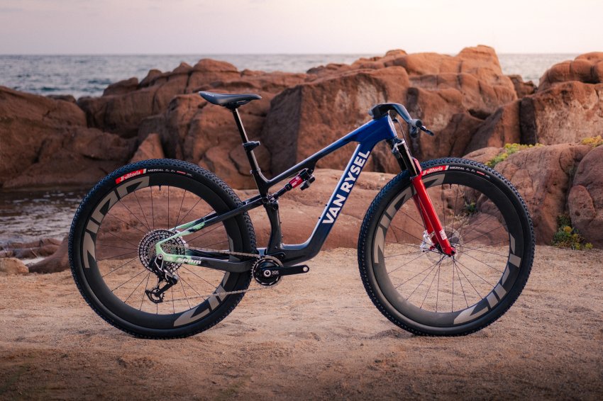 Zdjęcie do artykułu: Van Rysel wchodzi w MTB. RCR-XC ma 32-calowe koła i jest lżejszy niż 29er