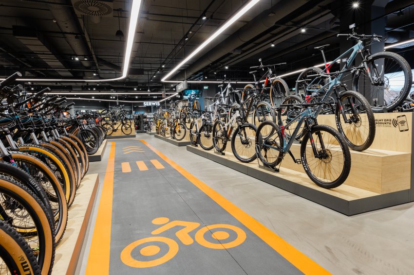 Zdjęcie do artykułu: CentrumRowerowe.pl otwiera kolejny, duży sklep stacjonarny - tym razem w Rzeszowie!