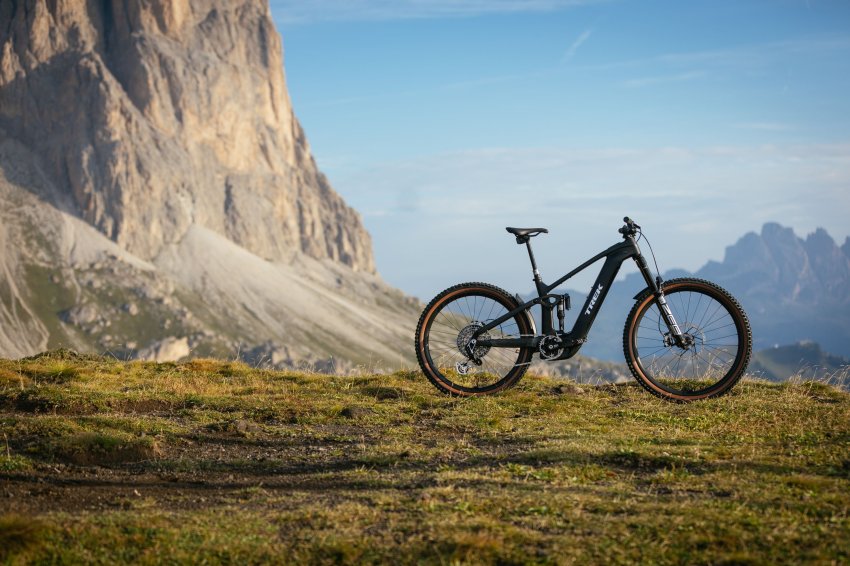 Zdjęcie do artykułu: Nowe e-MTB Trek’a: Rail+ i Powerfly+ – moc i zasięg! (2025)