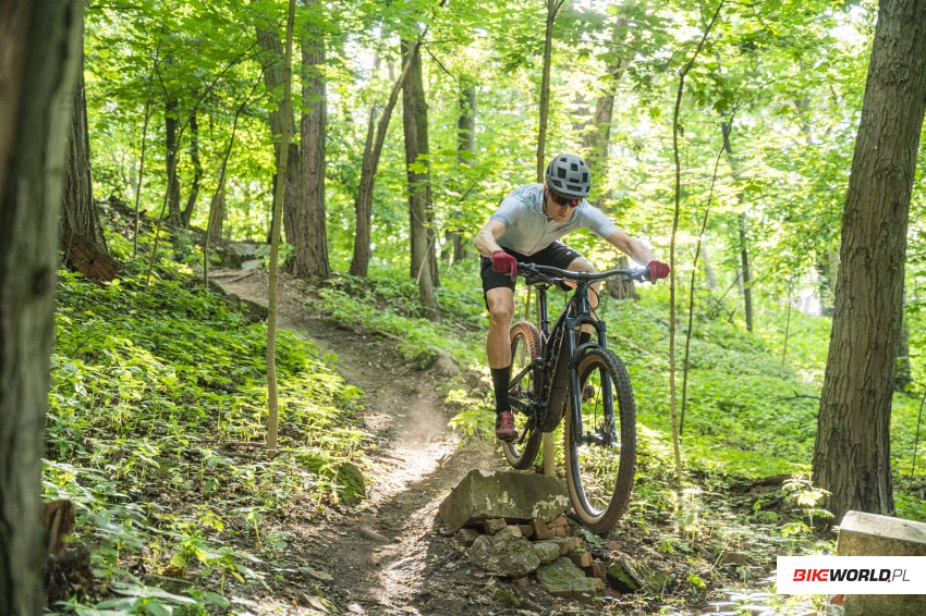 Zdjęcie do artykułu: Video: Lekkie e-MTB z pełnym zawieszeniem - co wybrać? Nasze Top 5 na 2024 rok!