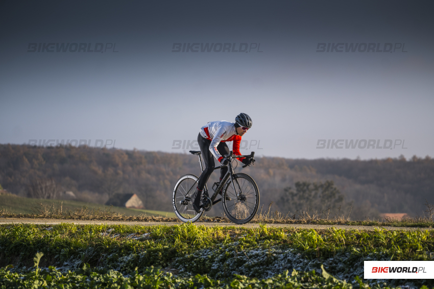 Zdjęcie do artykułu: Porównanie: Shimano Di2 vs. SRAM AXS