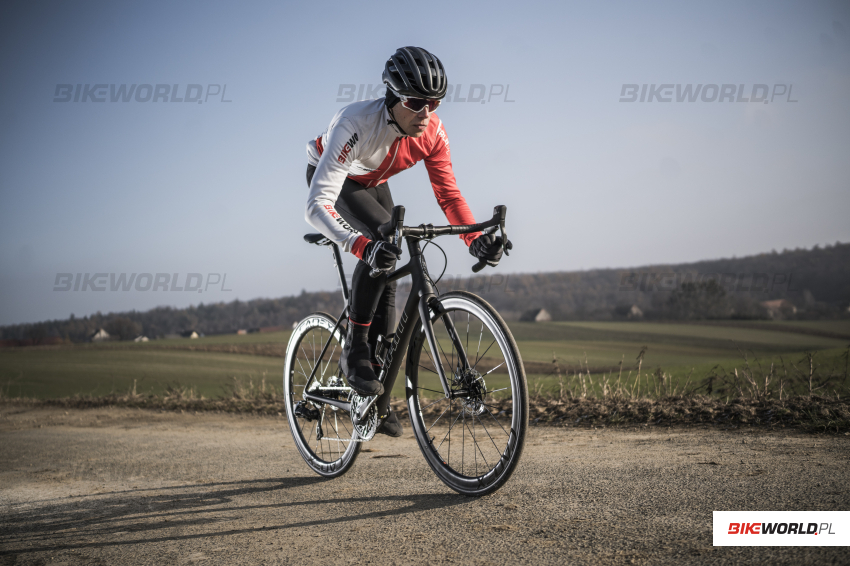 Zdjęcie do artykułu: Test: Szosowy Giant TCR Advanced SL 0 Disc (2021)