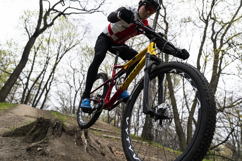 Zdjęcie do artykułu: Video: Full czy hardtail - jaki rower górski wybrać?