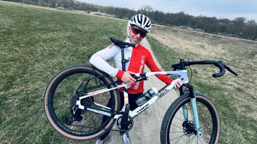 Zdjęcie do artykułu: Video: TREK CheckOUT SL 7 - kontrowersyjny wyprawowy gravel z pełnym zawieszeniem!