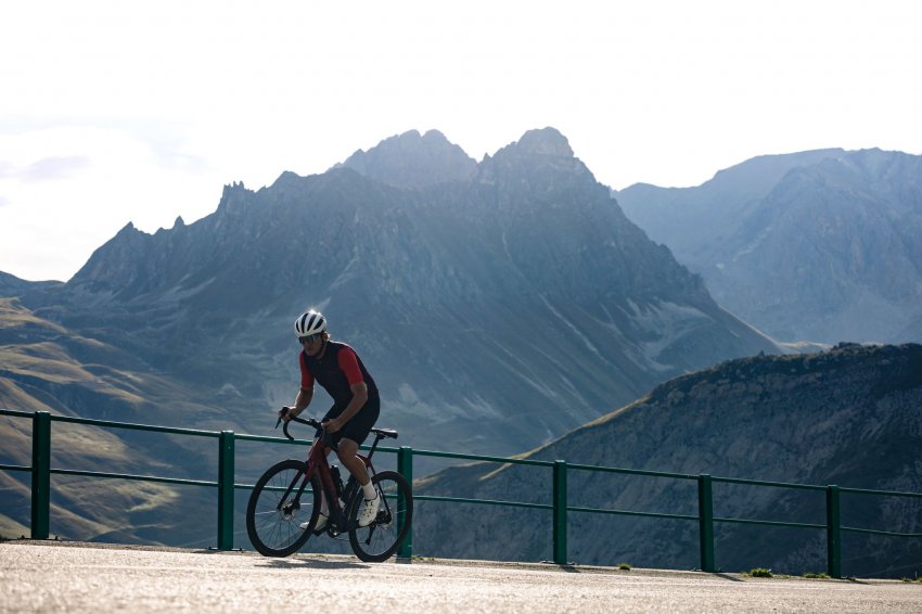 Zdjęcie do artykułu: Superlekka elektryczna szosa: Trek Domane+ SLR