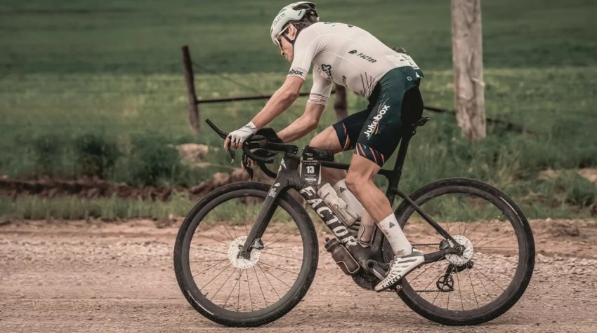 Zdjęcie do artykułu: Nowy Factor Ostro Gravel - aero i gotowy do ścigania