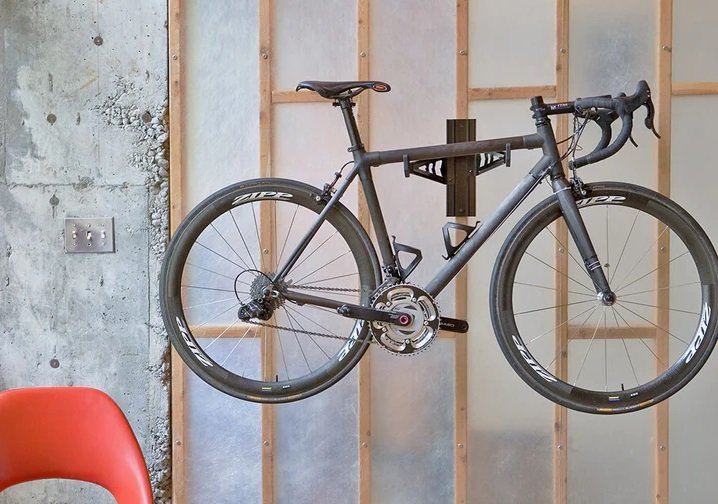 Zdjęcie do artykułu: Mocowanie roweru na ścianie - poznaj najlepsze rozwiązania!