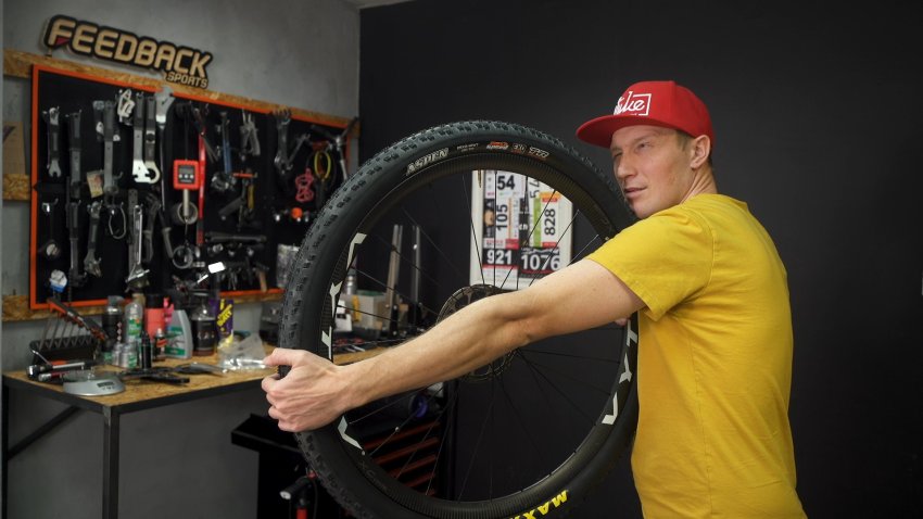 Zdjęcie do artykułu: Video: Dlaczego używamy coraz szerszych opon?