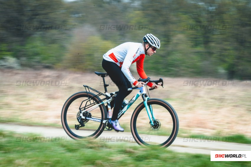 Zdjęcie do artykułu: Test: TREK CheckOUT SL 7 - kontrowersyjny wyprawowy gravel (ma pełne zawieszenie!)