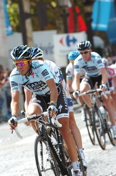 Alberto Contador (Saxo Bank Sungard) tym razem do Paryża wjeżdża jako przegrany