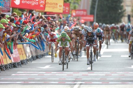 Cavendish finiszuje na mecie 18. etapu