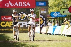 Christoph Sauser i Jaroslav Kulhavy (Specialized) triumfują w 10. ABSA Cape Epic