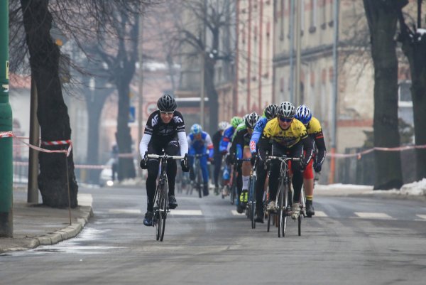 Piotr Konwa nie specjalizuje się w wyścigach szosowych, ale radzi sobie w nich znakomicie