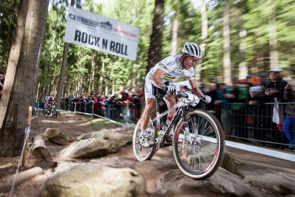 Nino Schurter (Scott Swisspower) jedzie po zwycięstwo