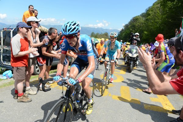 Daniel Martin (Garmin-Sharp) i Jakob Fuglsang (Astana) atakują na La Hourquette d