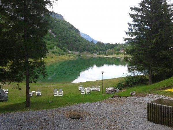 Niewielkie jeziorko Lago di Nembia leżało tuż przy jednym z naszych hoteli