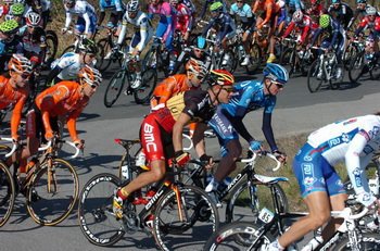 Philippe Gilbert (BMC Racing) w peletonie