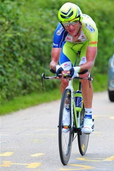 Jego kolega z ekipy, Sylwester Szmyd, na płaskich czasówkach raczej nie jedzie w tzw. "trupa". Jedyny jadący w wyścigu Polak zajął dziś 116. miejsce ze stratą 07:05 minuty.