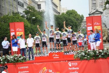 Najlepszy zespół tegorocznego wyścigu - ekipa Geox TMC