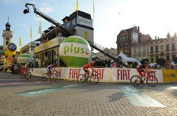 Na rundach peleton mocno się rozciągnął