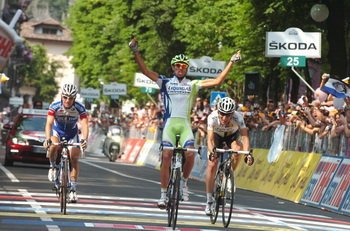 Finisz na ulicach San Pellegrino Terme i zwycięstwo Erosa Capecchiego (Liquigas-Cannondale)