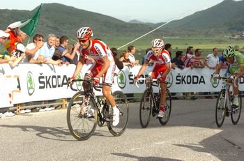 Joaquin Rodriguez (Katiusza) goni czołówkę