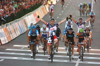 Andre Greipel (Lotto-Belisol) najszybszy na mecie w Adelajdzie