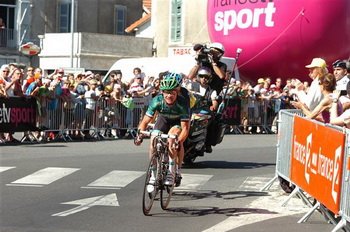 Thomas Voeckler (Europcar) to jak zwykle bohater licznych ucieczek. W ubiegłym sezonie Francuz zajął 4. miejsce w klasyfikacji generalnej wyścigu. Teraz walczy na etapach, a w generalce jest daleko. Dzisiaj zajął 3. miejsce.