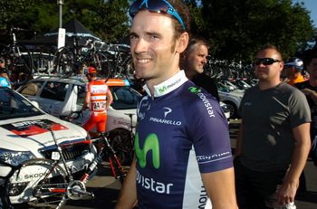 Alejandro Valverde (Movistar) w Australii wraca do peletonu po dyskwalifikacji