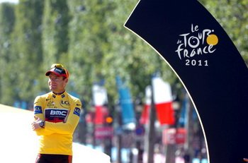 Cadel Evans (BMC Racing) na podium Tour de France