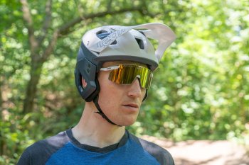 Zdjęcie do artykułu: Video: Leatt Enduro 3.0 - kask MTB z odpinaną szczęką i nausznikami