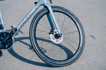 MMR Adrenaline 30 Carbon 105 Di2