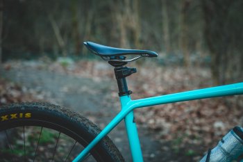 Zdjęcie do artykułu: Video Test: Regulowana sztyca RockShox Reverb AXS (2026)