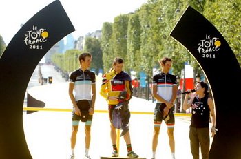 Australijska piosenkarka Tina Arena zaśpiewała hymn dla zwycięzcy Tour de France