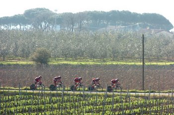 Kolarze BMC Racing pojechali słabo, zmniejszając szanse Cadela Evansa na obronę tytułu