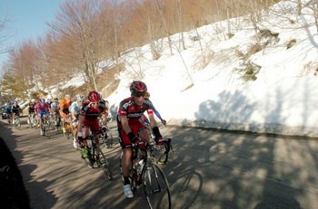 Ubiegłoroczny zwycięzca, Cadel Evans (BMC Racing) nie miał formy, by walczyć z najlepszymi