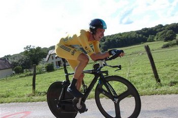 Bradley Wiggins (Sky Procycling) był dzisiaj klasą samą dla siebie. Niewiarygodna jazda Brytyjczyka umocniła jego prowadzenie w klasyfikacji generalnej i dodała pewności siebie całej drużynie. Wiggins wyprzedza drugiego w generalce Evansa o 1:53 minuty.