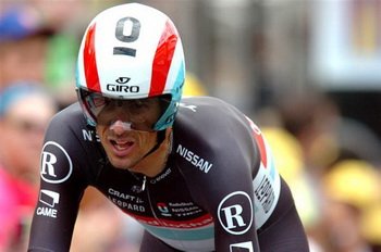 Jego kolega z ekipy, Andreas Klöden, dzisiaj zajął miejsce w pierwszej 20., a w generalce skończył na 11. pozycji. W klasyfikacji drużynowej "Radiowcy" osiągnęli triumf w całym wyścigu, tuż przed Sky i BMC Racing Team.