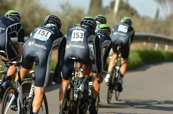 Zespół Movistar bez dobrych czasowców uplasował się pod koniec stawki